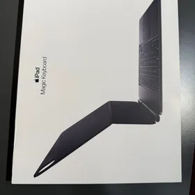 Magic Keyboard  13 inch 2024