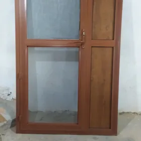 дверь с сеткой