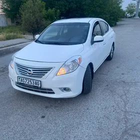 Nissan Versa 2011