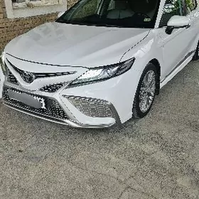 Toyota Camry 2020