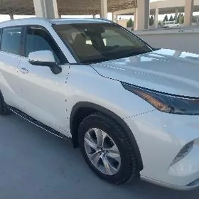 Toyota Highlander 2023