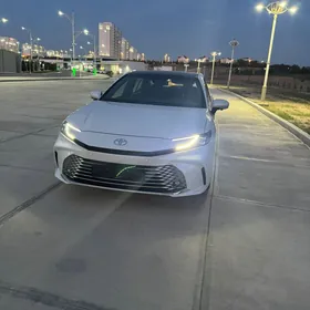 Toyota Camry 2025