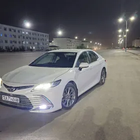 Toyota Camry 2021