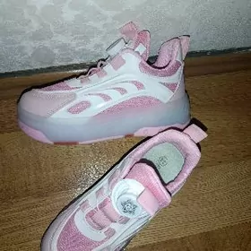 роликовые кроссовки