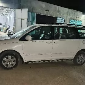 Toyota Sienna 2004