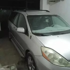 Toyota Sienna 2005