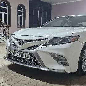 Toyota Camry 2018