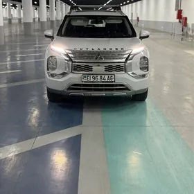 Mitsubishi Outlander 2022