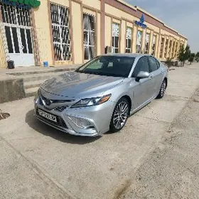 Toyota Camry 2021