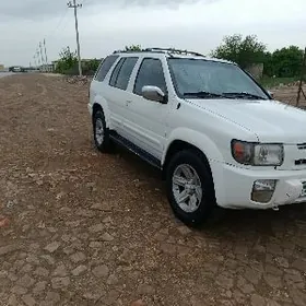 Infiniti QX4 2001