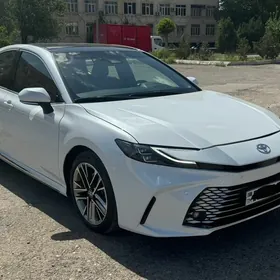 Toyota Camry 2025