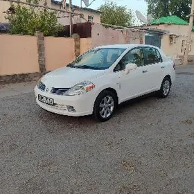 Nissan Tiida 2008