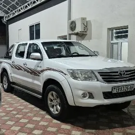Toyota Hilux 2014