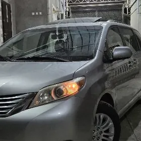 Toyota Sienna 2015