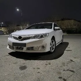 Toyota Camry 2013