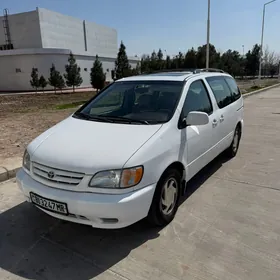 Toyota Sienna 2001