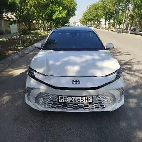 Toyota Camry 2025