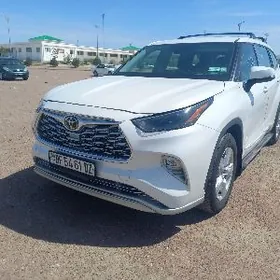 Toyota Highlander 2023