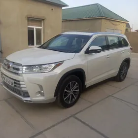 Toyota Highlander 2019