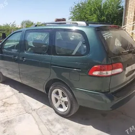 Toyota Sienna 2002