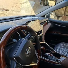 Toyota Camry Hybrid 2021