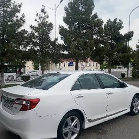 Toyota Camry 2014