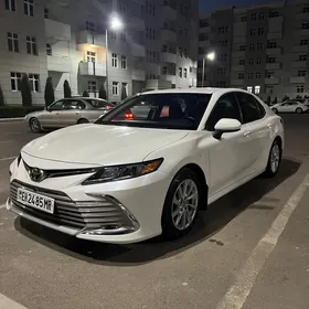 Toyota Camry 2021