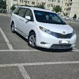 Toyota Sienna 2015