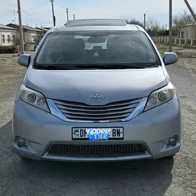 Toyota Sienna 2010