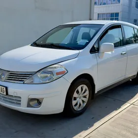 Nissan Versa 2012
