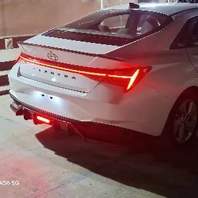 Hyundai Elantra 2021