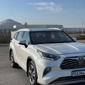 Toyota Highlander 2020