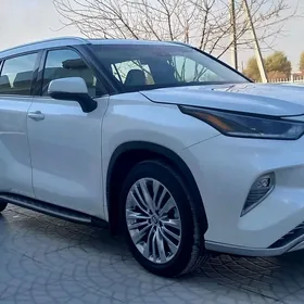 Toyota Highlander 2021
