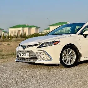 Toyota Camry 2023