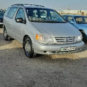 Toyota Sienna 2002
