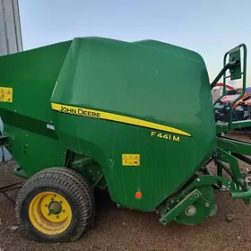 John Deere 2023