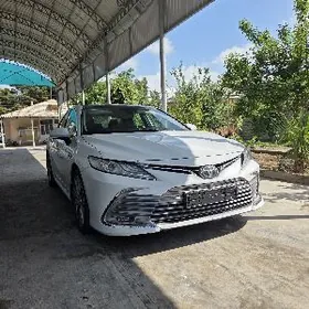 Toyota Camry 2021