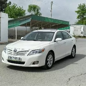 Toyota Camry 2011
