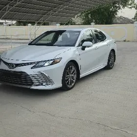 Toyota Camry 2022