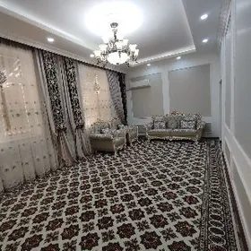 Кирпичный коттедж напротив 17