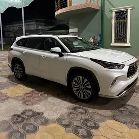 Toyota Highlander 2022