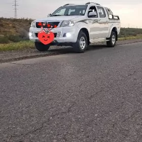 Toyota Hilux 2013