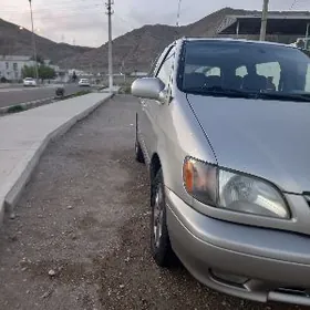 Toyota Sienna 2001