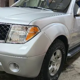 Nissan Pathfinder 2005