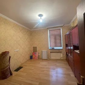 Lahuti 3komnat 2nji etaź