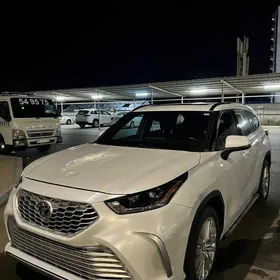 Toyota Highlander 2021