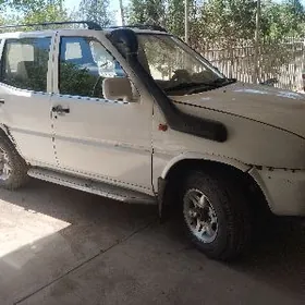 Nissan Terrano 1998