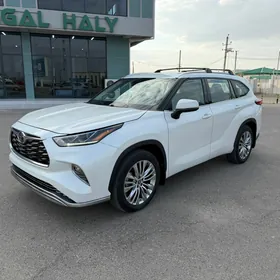 Toyota Highlander 2022