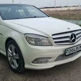 Mercedes-Benz C-Class 2010