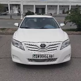 Toyota Camry 2010